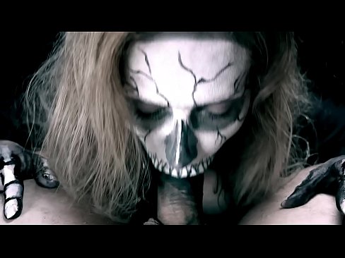 ❤️ Demon nighean sucking cock le a beul dubh agus slugadh cum. ️  Bhidio fucking  leinn  ❌️